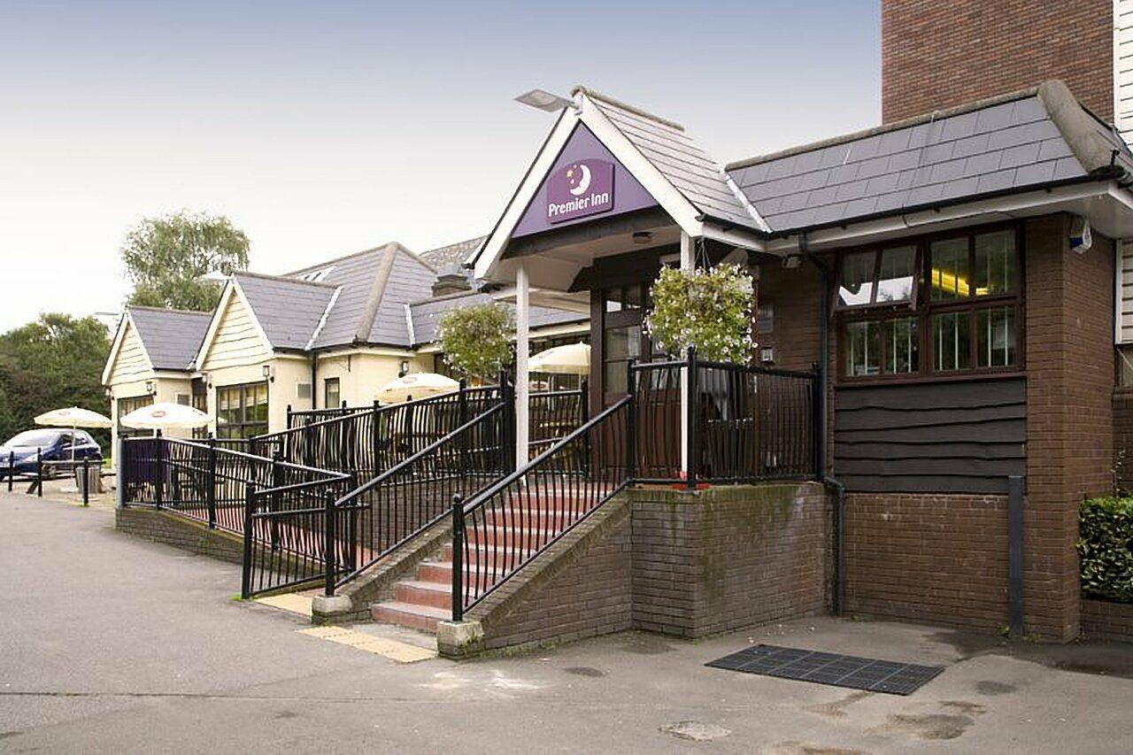 Premier Inn Epsom South Bagian luar foto