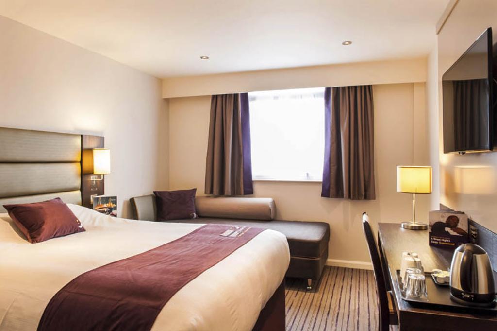 Premier Inn Epsom South Ruang foto