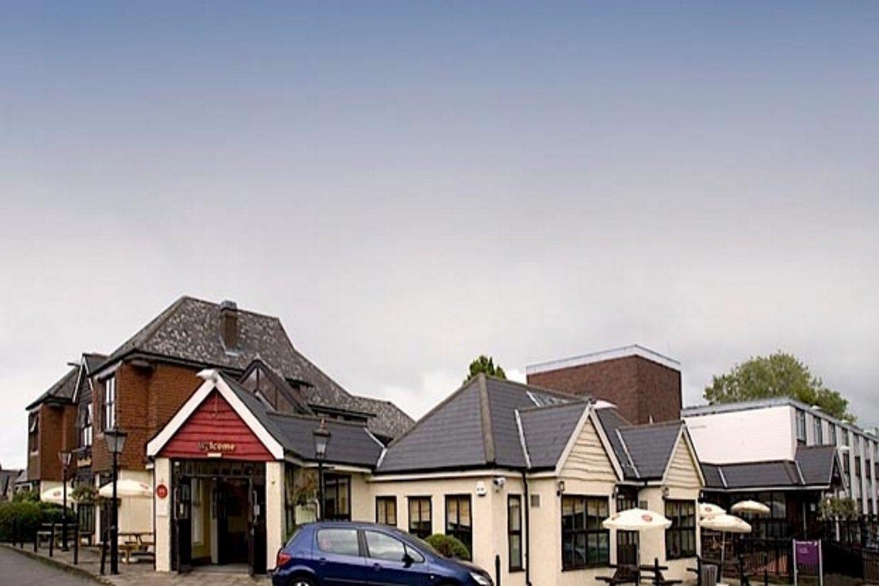 Premier Inn Epsom South Bagian luar foto