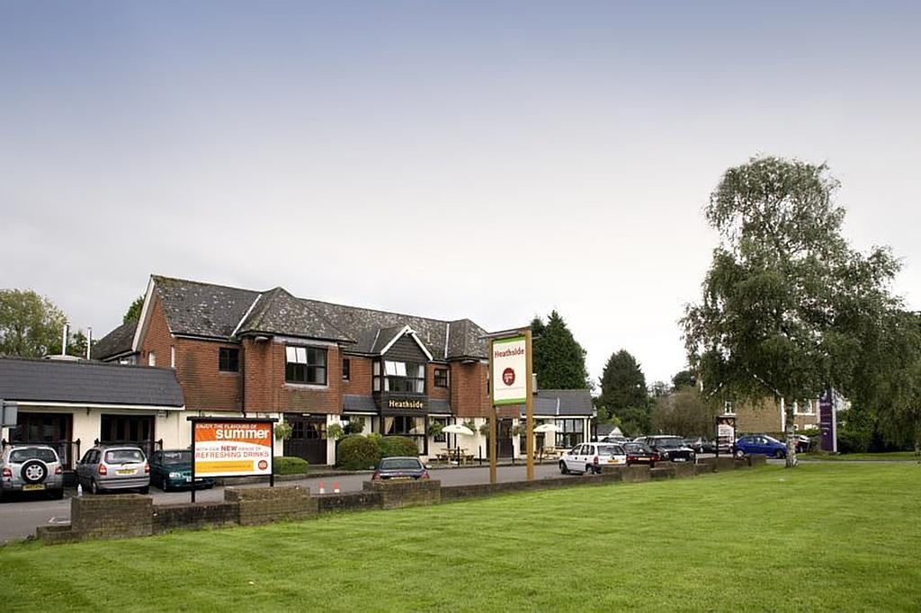 Premier Inn Epsom South Bagian luar foto